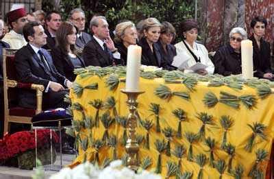 yves saint laurent carla bruni|Yves Saint Laurent's funeral held in Paris .